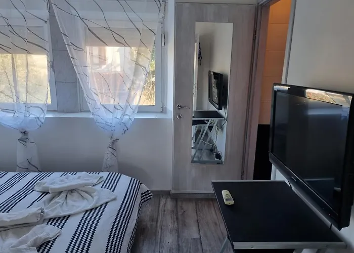 罗基与迪瓦旅馆 扎达尔