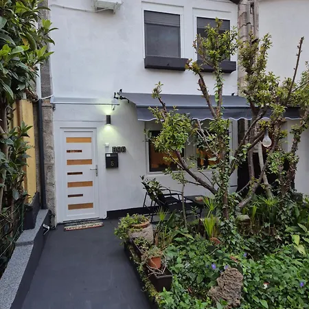 Roki & Diva (adults Only) بيت ضيافة 2*