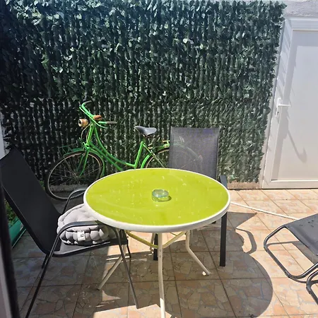 Roki & Diva Guest house